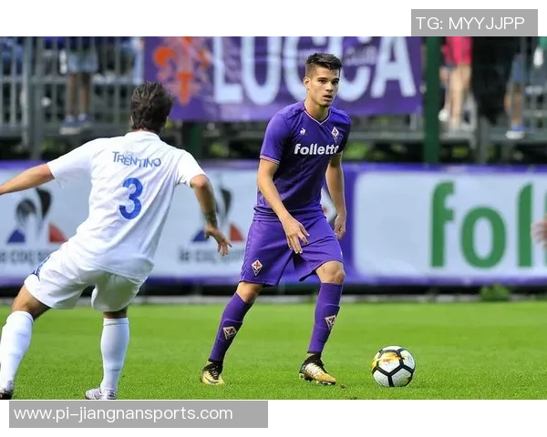 白毛足球星：从街头小子到世界足坛新宠的成长之路